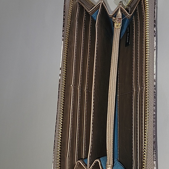 ANNE KLEIN BROWN AND CREAM SNAKE PRINT WALLET - Picture 5 of 6